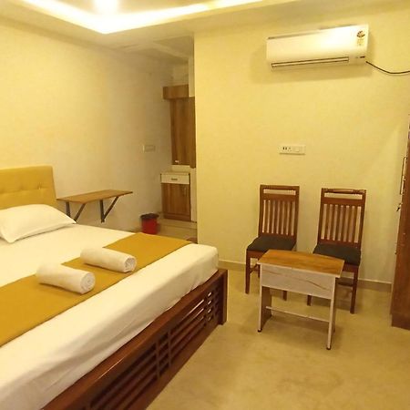 Mahadeepam Residency Villa Tiruvannāmalai Exteriör bild