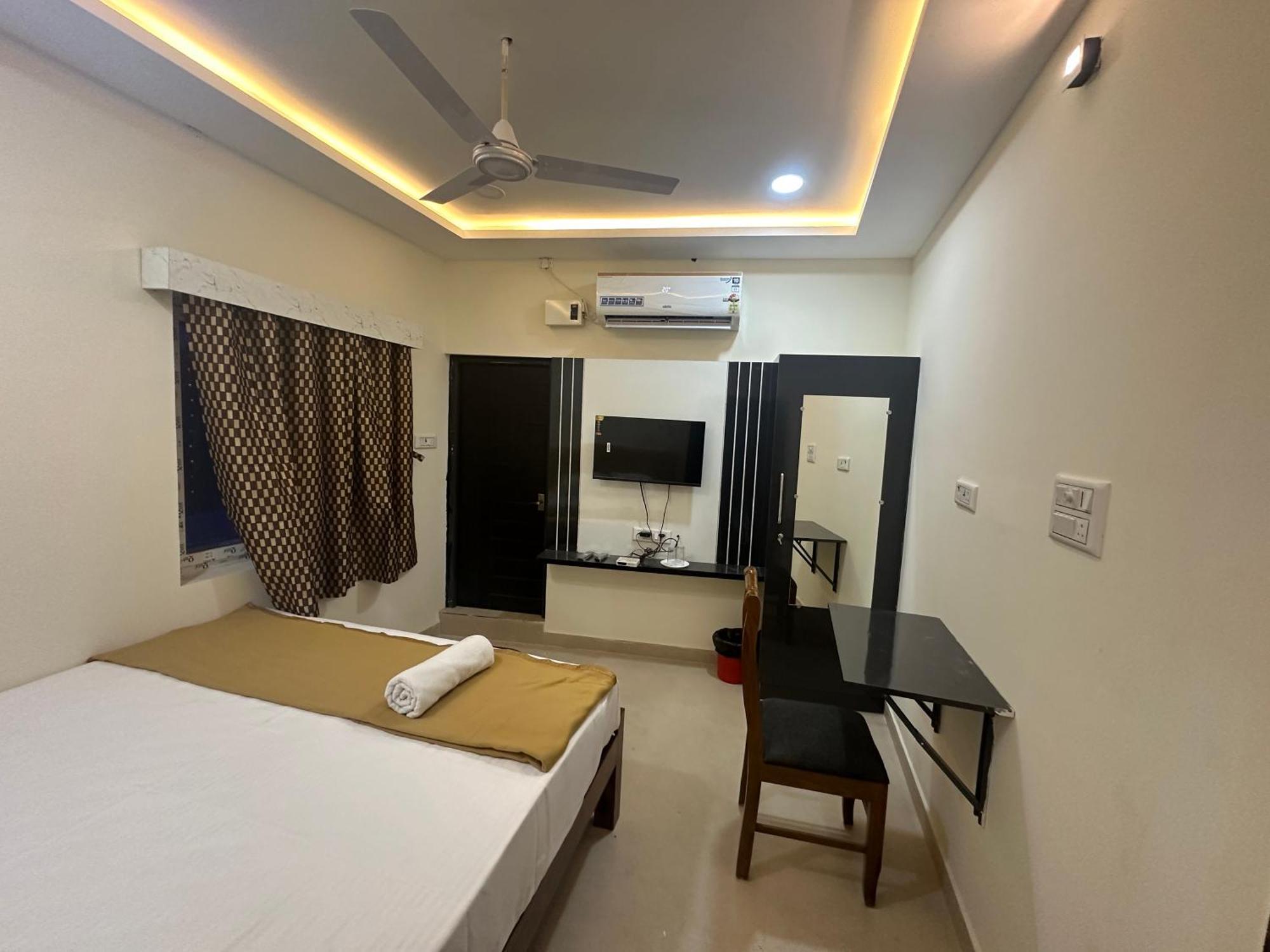 Mahadeepam Residency Villa Tiruvannāmalai Exteriör bild