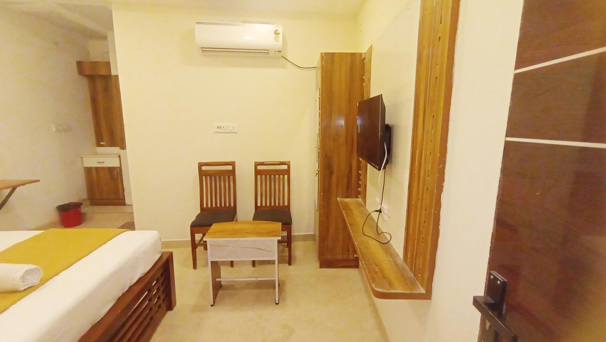 Mahadeepam Residency Villa Tiruvannāmalai Exteriör bild