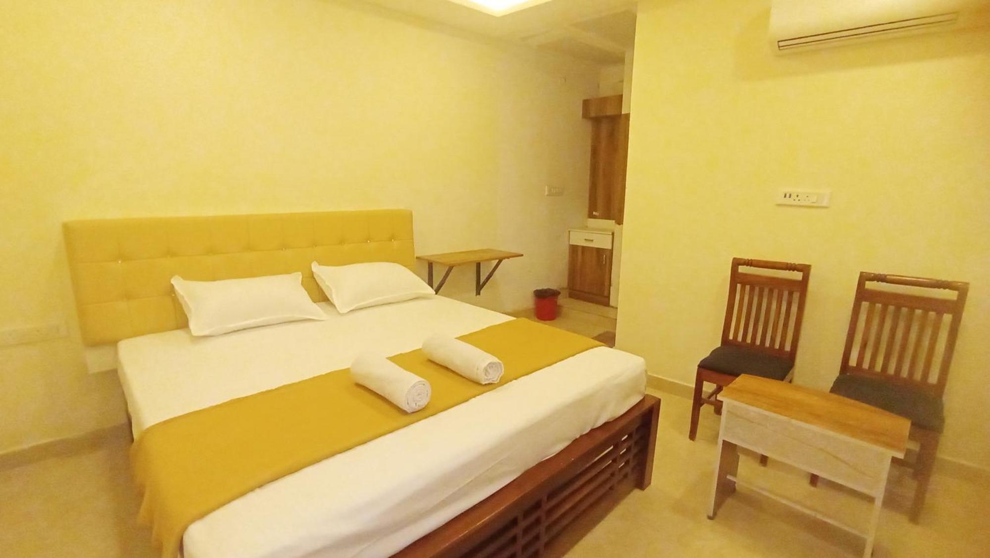 Mahadeepam Residency Villa Tiruvannāmalai Exteriör bild