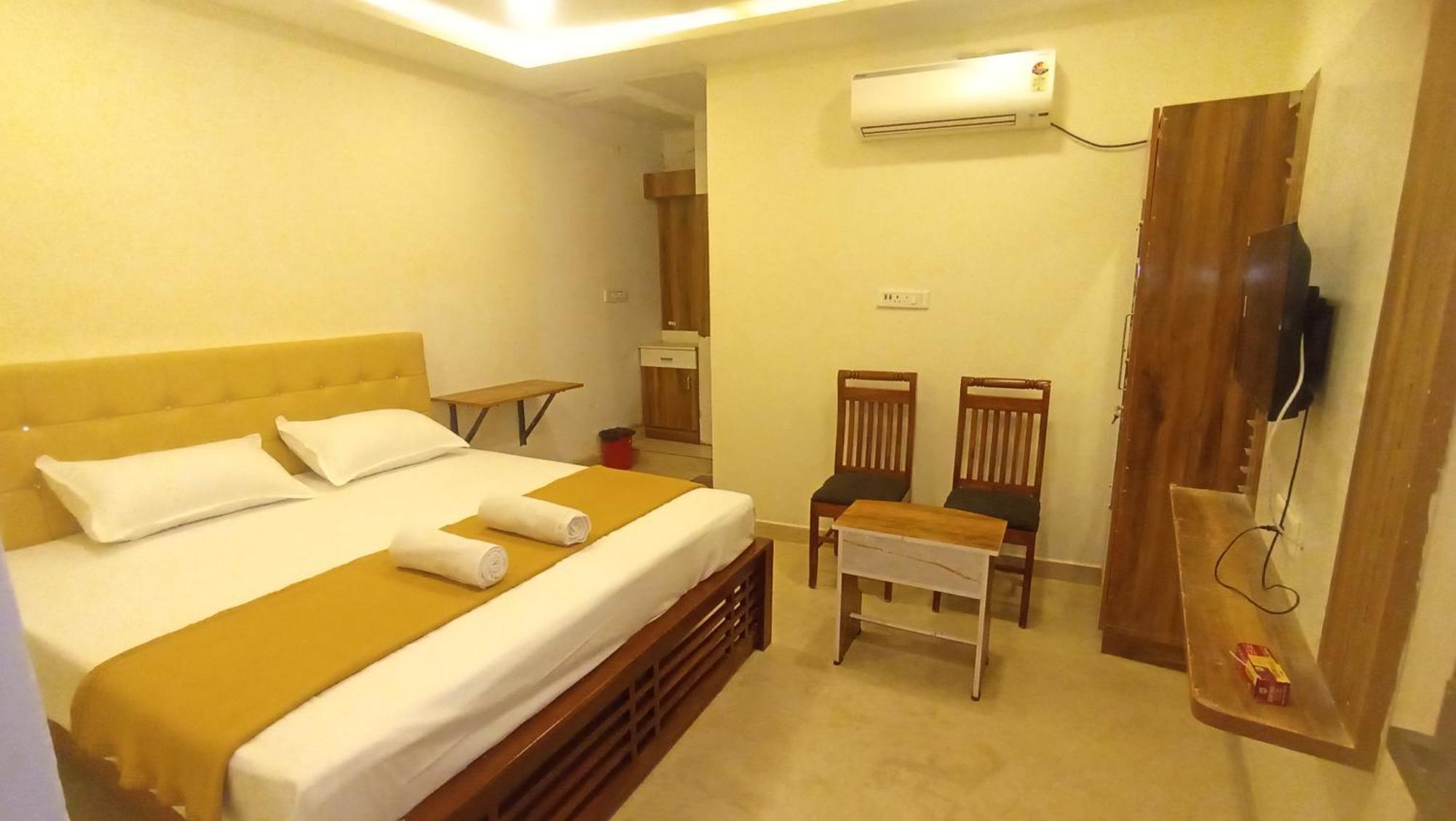 Mahadeepam Residency Villa Tiruvannāmalai Exteriör bild