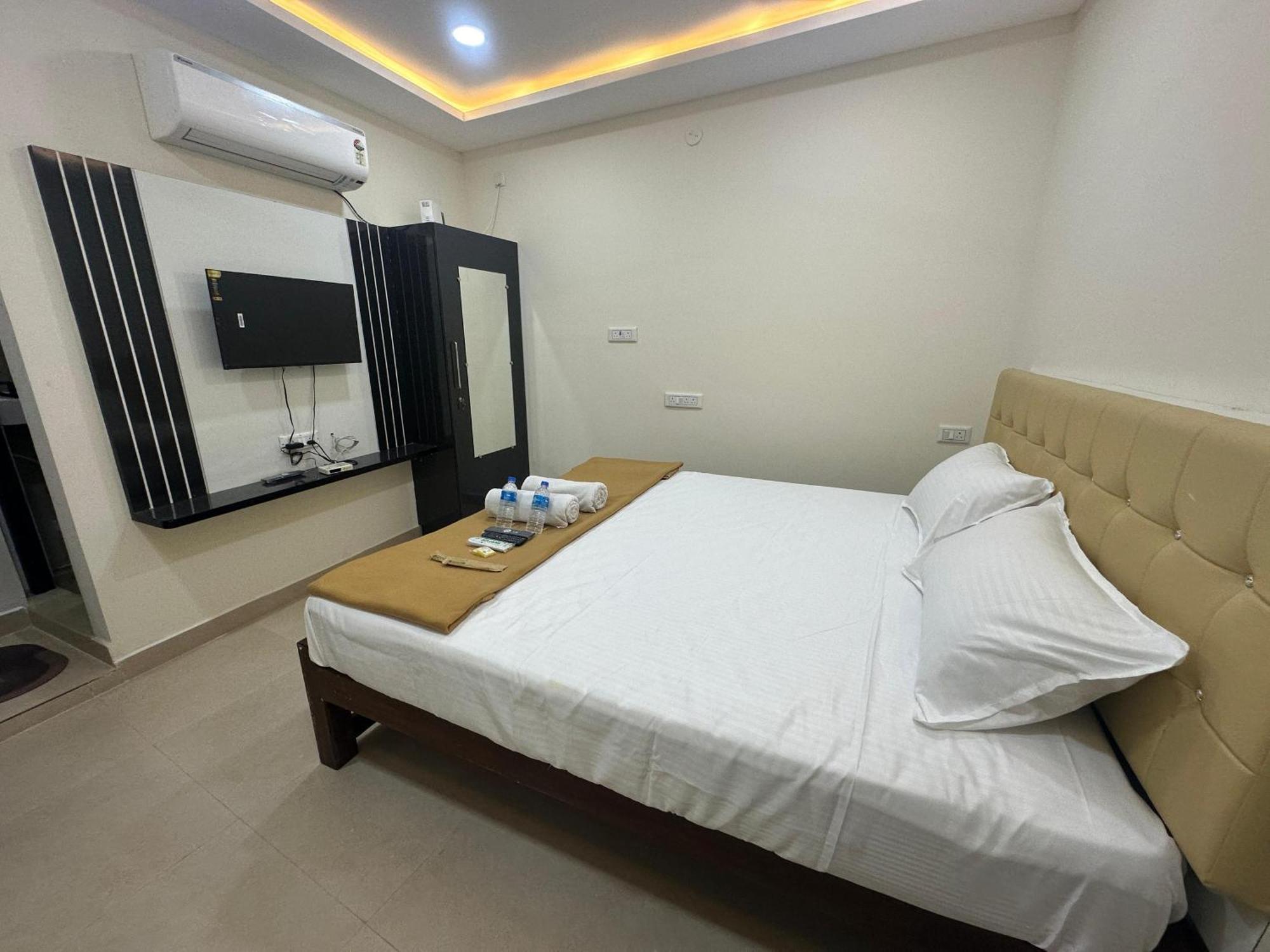 Mahadeepam Residency Villa Tiruvannāmalai Rum bild