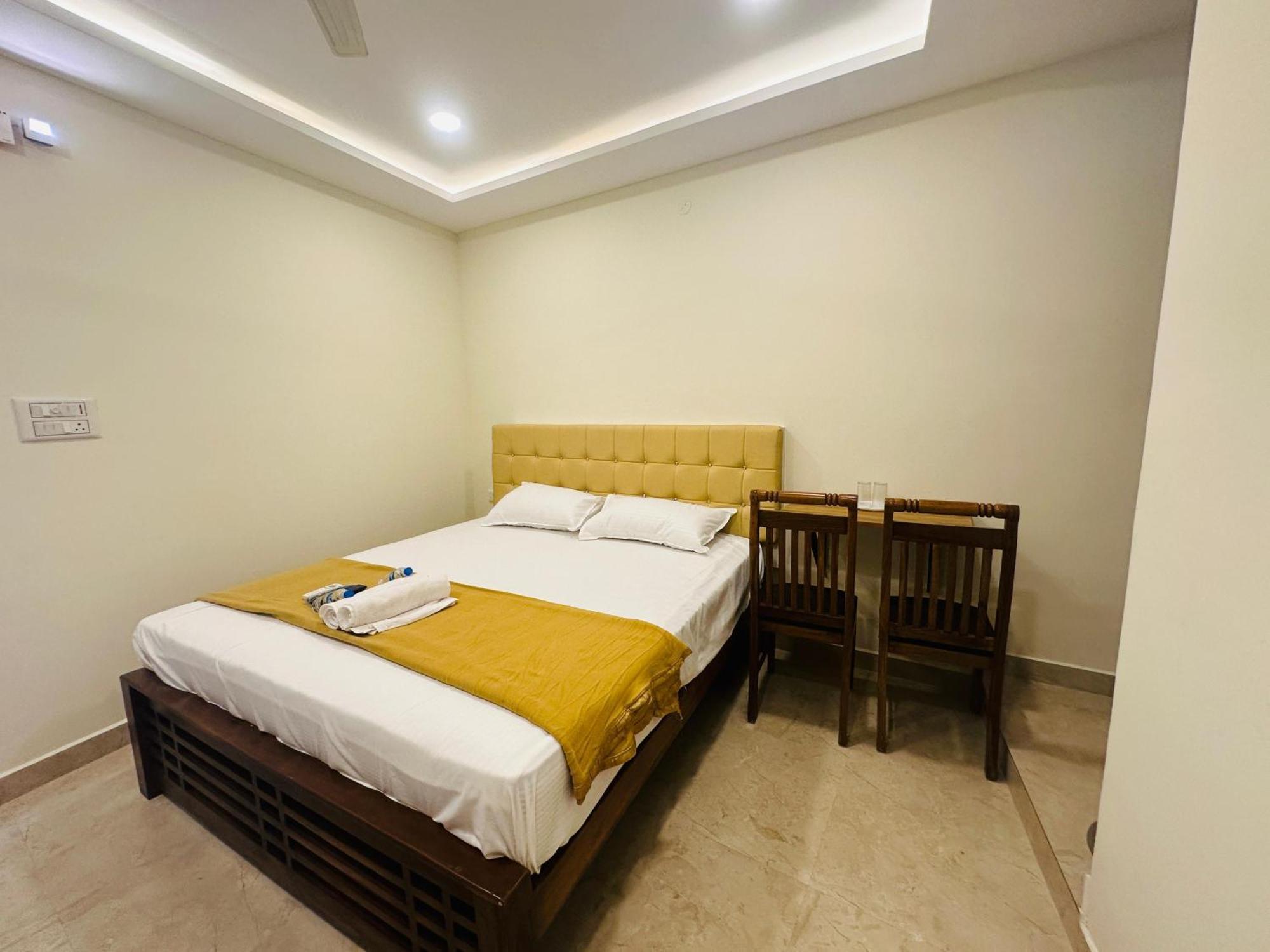 Mahadeepam Residency Villa Tiruvannāmalai Exteriör bild