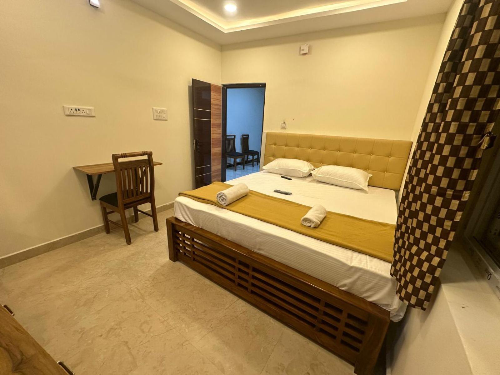 Mahadeepam Residency Villa Tiruvannāmalai Exteriör bild